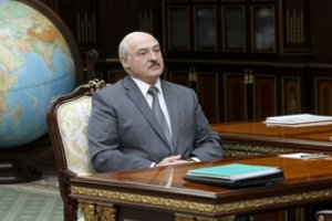 A. Lukašenka pirmą kartą prabilo, kad „šiek tiek užsisėdėjo“ prezidento poste