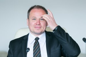 G. Surplys atsiprašė dėl netinkamai suvaldytos spaudos konferencijos