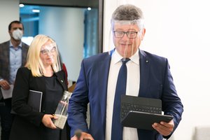 Į rinkimus žengiantys žalieji – apie griežtesnes baudas kankinantiems gyvūnus ir ne tokią žalią valstiečių politiką