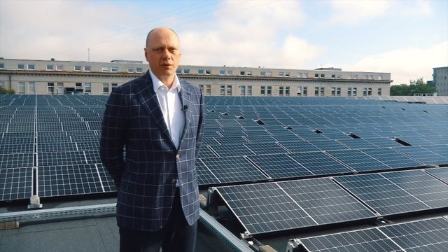 Vieno stogo istorija: po investicijų į saulės elektrinę, įmonė jau skaičiuoja naudą