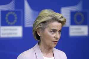 U. von der Leyen: ES padės Graikijai po gaisrų migrantų stovykloje