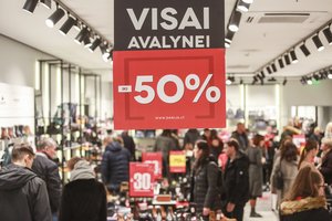 Dėl koronaviruso „Akropoliai“ atšaukia šimtus tūkstančių pirkėjų sutraukiančią akciją