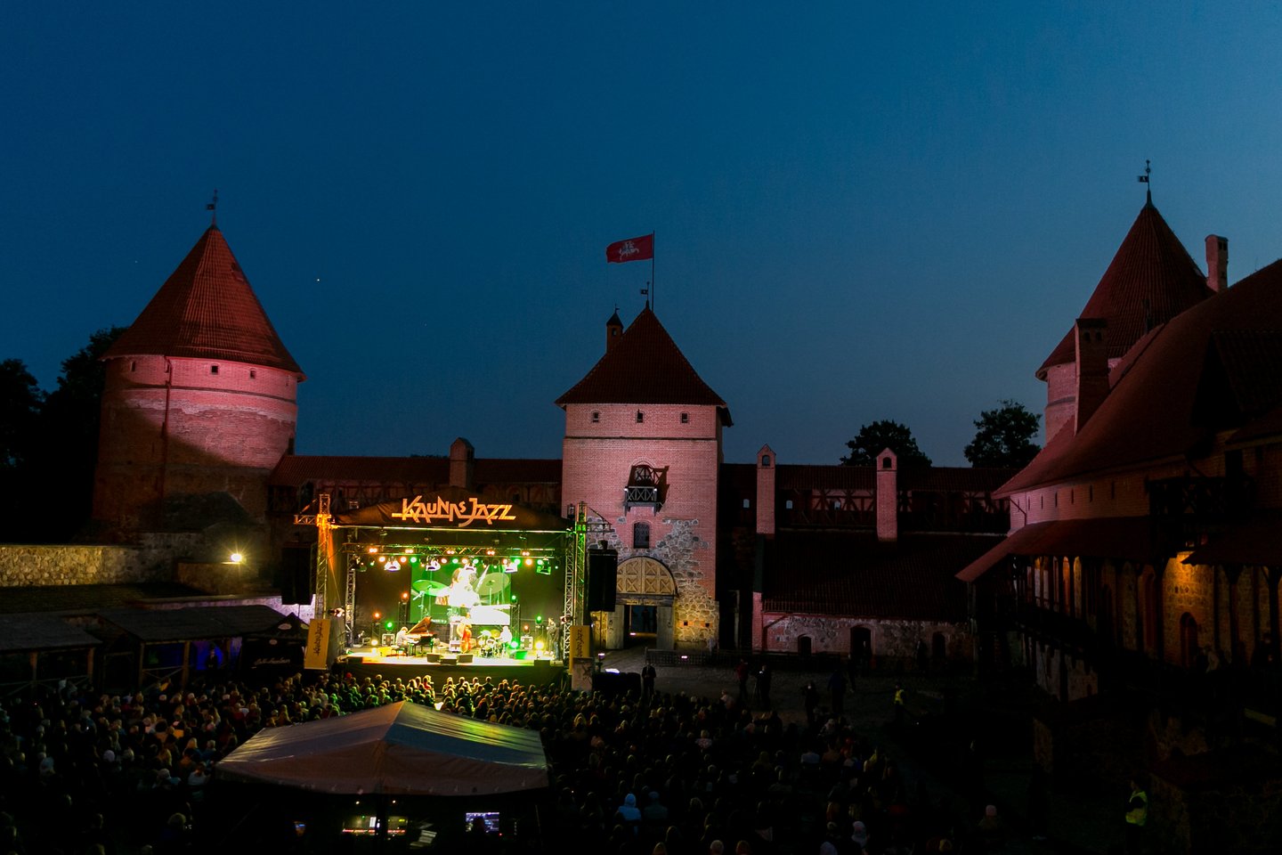  Trakų pilies kieme pagaliau įvyko Salvadoro Sobralio koncertas<br> T.Bauro nuotr.