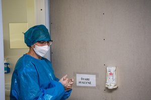 Patvirtinus dar 44 koronaviruso atvejus – nerami žinia Šiauliams, veiklą stabdo ir viena įmonė