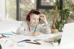 Penki svarbiausi dalykai įrengiant mokymosi vietą namuose