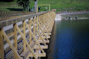 Kelias į Dubingius atsivėrė – baigė remontuoti medinį Asvejos tiltą