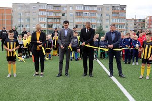 Šiauliuose atidarytas beveik pusę milijono eurų kainavęs stadionas