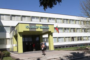 Kaune – tėvų nerimas: COVID-19 susirgo dviejų „Rasos“ gimnazijos mokinių mama, bet jų klasės neizoliuojamos