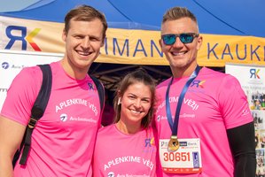 Žinomi žmonės bėgo Vilniaus maratone: palaikė sunkiai sergančius vaikus