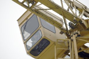 Klaipėdos ugniagesiai gelbėjo 30 metrų aukštyje esančioje krano kabinoje į bėdą patekusį vyrą