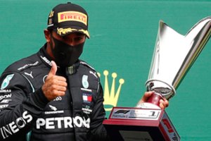 Pasaulio sporto savaitė. Aukščiausia D. Thiemo viršūnė, greiti „Mercedes“ ir raudonas vakaras Paryžiuje