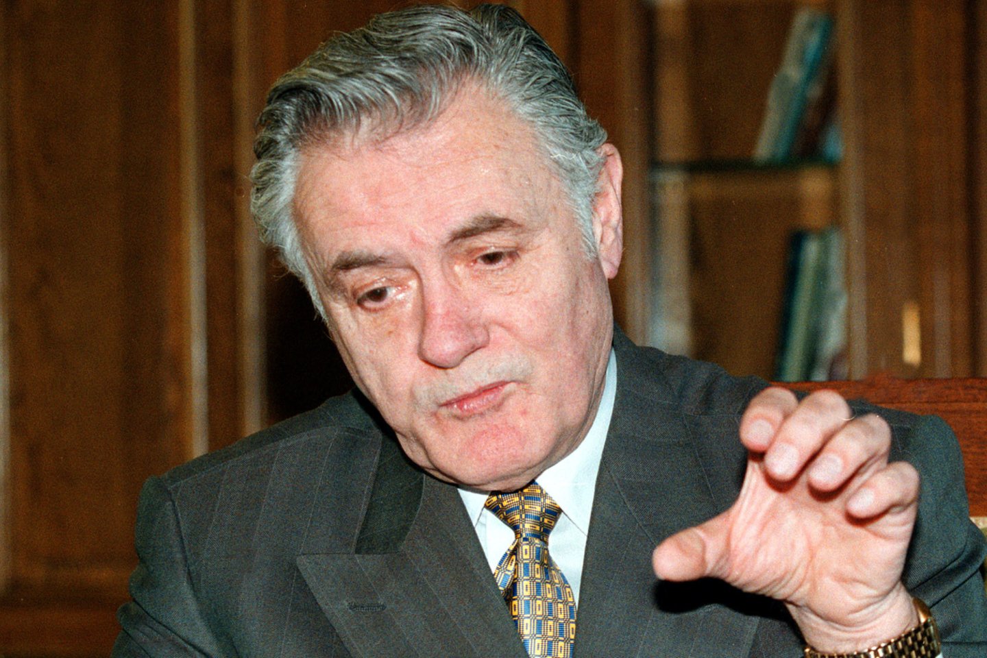 1997 m. baigėsi Lietuvos centro sąjungos kampanija „Akcija už Adamkų“, pradėta rugpjūčio 25 dieną. Buvo surinkta 300 tūkst. parašų, remiančių išeivijos veikėjo Valdo Adamkaus kandidatūrą artėjančiuose prezidento rinkimuose.<br>P.Lileikio nuotr.