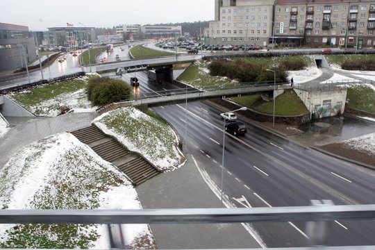 2006 m. pradėtas tiesti Vilniaus pietinis aplinkkelis.<br>V.Balkūno nuotr.