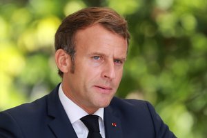E. Macronas paragino V. Putiną išaiškinti „pasikėsinimą nužudyti“ A. Navalną
