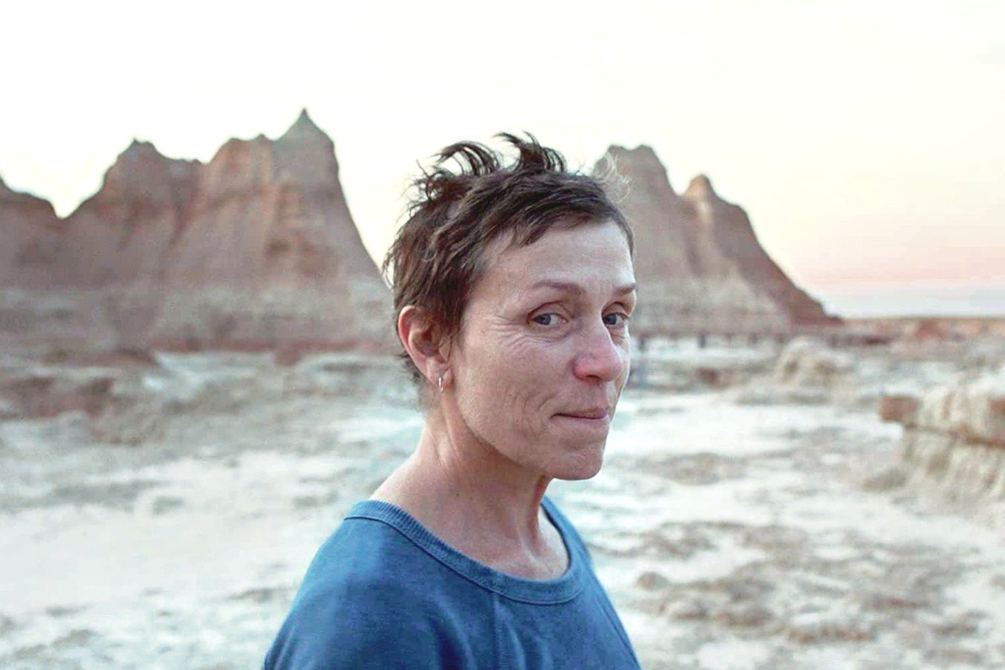 Dviejų „Oskarų“ laureatė F.McDormand – apdovanotame filme „Klajoklių žemė“.<br>„ZUMA Press.com“/„Scanpix“ nuotr.