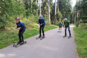 Prigesusias slidinėjimo tradicijas ėmėsi gaivinti vasarą – padėjo orientacininkai