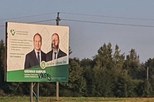 Šakių r. ant plakato su G. Surplio ir S. Skvernelio portretais – vandalų užrašas