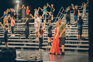 Operetėje „Orfėjas pragare“ laiptai sujungs žemę ir dangų