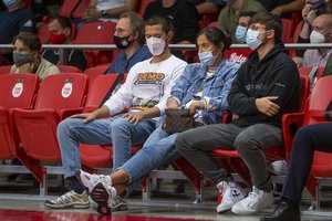 Į „Ryto“ rungtynes nėščią Karoliną Meschino palydėjo brolis ir mylimasis