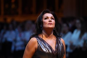 Rusijos operos primadona Ana Netrebko išvežta į ligoninę: susirgo koronavirusu