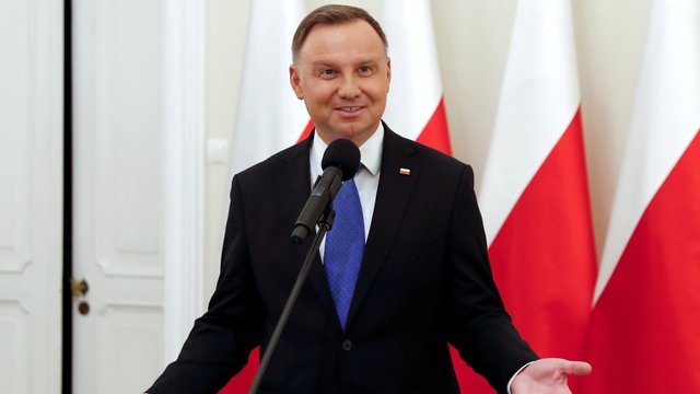 Lenkijos prezidento A. Dudos patarėja tapo jo dukra: kritikai jau lygina su I. Trump