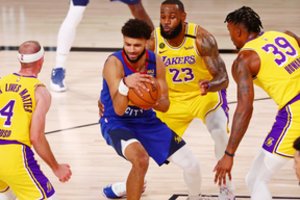 „Lakers“ sensacijoms nenusiteikusi: finalo starte neleido kvėpuoti „Nuggets“ ekipai