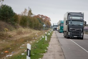 „Linavos“ prezidentas: jei reikėtų, važiuoti būtų galima per Latviją, bet eilės ten taip pat susidarys