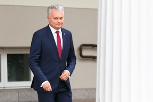 G. Nausėdos žinia Baltarusijos vadovui: „Laikas padėti automatą į šoną – ir tiesiogine, ir perkeltine prasme“