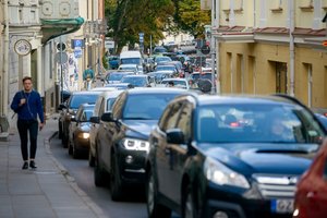 Ką reikia žinoti prieš sėdant prie pakaitinio automobilio vairo?