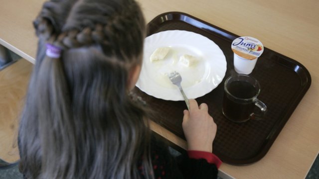 Po skandalo Vilniaus mokykloje – tėvų pareiškimai: vaikai atsisakė valgyti, skambino verkdami