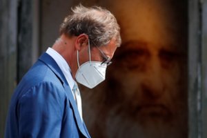 Italai plūdo balsuoti regioniniuose rinkimuose ir referendume, nepaisydami pandemijos