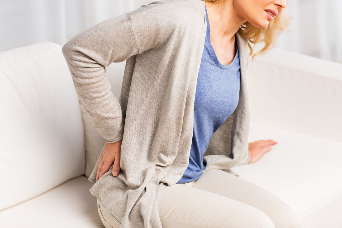 Amerikos chiropraktikų asociacijos duomenimis, pusė darbingo amžiaus amerikiečių teigia patiriantys nugaros skausmus.<br>123rf nuotr.