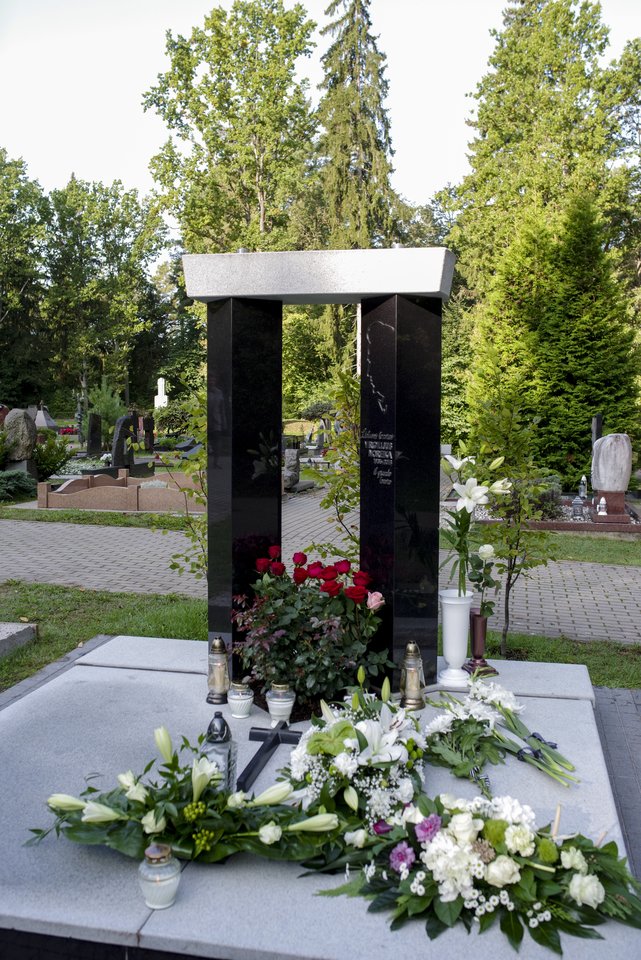  V.Noreikos antkapinio paminklo Antakalnio kapinėse šventinimas.<br> V.Ščiavinsko nuotr.