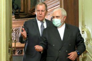 Rusija žada plėtoti karinį bendradarbiavimą su Iranu pasibaigus JT ginklų embargui