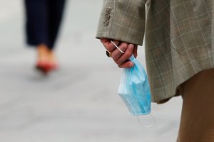 Koronaviruso pandemijos banga vėl smogė Europai: kur buvo suklysta?