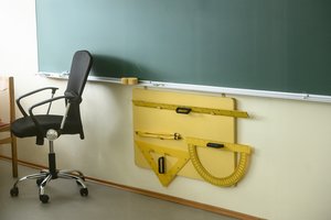 Kiekvienam pedagogui – po 100 eurų poilsiui kompensuoti