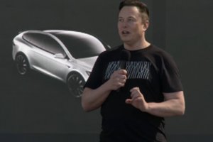 „Tesla“ automobilį pardavinės už 25 tūkst. dolerių