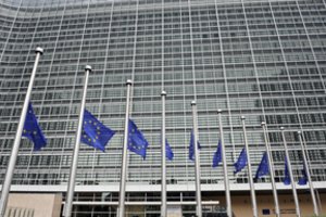 ES ragina imtis naujų priemonių antrai koronaviruso bangai išvengti