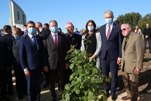 Koronavirusu užsikrėtęs Raseinių rajono meras savaitgalį dalyvavo šventėje su G. Nausėda, S. Skverneliu ir V. Landsbergiu