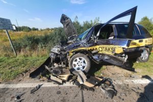 Susidūrimas Vilniaus pakraštyje – ugniagesiai skubėjo vaduoti prispaustų žmonių