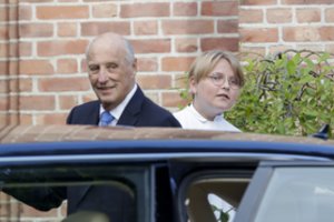 Norvegijos karalius Haraldas V nuvežtas į ligoninę: užsikrėtimo koronavirusu galimybė atmesta