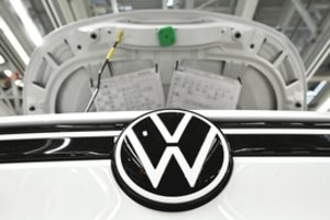 „Volkswagen“ koncerną pasivijo praeities nuodėmių šleifas – už jį sumokės ne vieną milijoną
