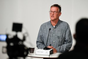 Švedijos išsišokėlis įrodinėja savo tiesą dėl viruso: netiki, kad vakcina išgelbės