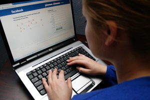 Politikai nusitaikė į socialinius tinklus ir jų grupes: nekalta ar paslėpta žinutė