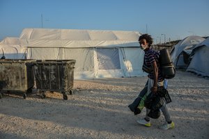 Graikija planuoja iš Lesbo salos į žemyninę dalį perkelti 3 tūkst. migrantų