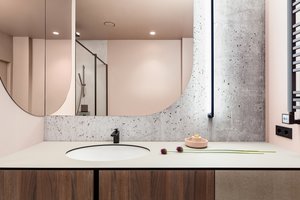 Kauniečiai savo naujus rožinius namus užleis kitiems