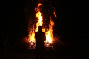 Kada žmonės išmoko naudotis ugnimi?