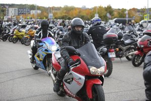 Planuoja švelninti sąlygas norintiems vairuoti motociklus: ekspertai vardija grėsmes