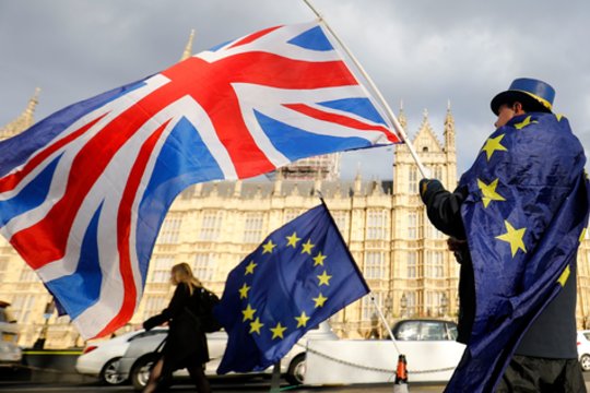 Nepaisydami ES ultimatumo britų parlamentarai pritarė ginčijamam įstatymo projektui