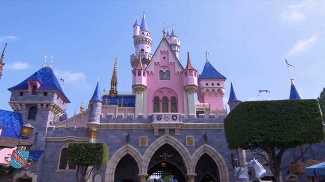 „Disney“ paskelbė planus atleisti 28 000 darbuotojų Jungtinėse Valstijose